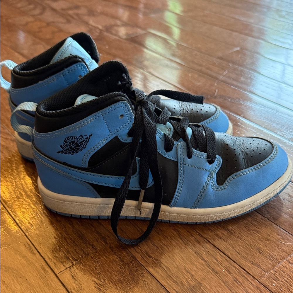 Jordan Kids Black and Light Blue Sneakers